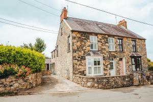 Lyndale - 4-star hotels in Newport Pembrokeshire