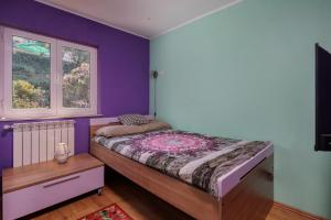 Colourful Seaview Apartment - Happy Rentals