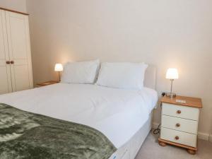 Apartment 1, 19 Cleveland Terrace