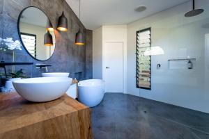 Woody Nook I Private Properties