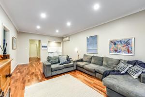 A Surfers Paradise at Chiton Rocks Pets Welcome