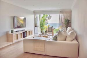 Luxurious 3 Bedroom Apartment with Amazing Views - 4-star hotels in Umdloti