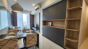 Balcony Unit @ Robertson Residence 18f