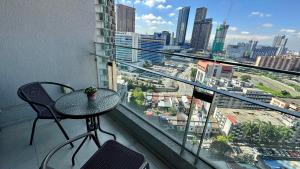 Balcony Unit @ Robertson Residence 18f