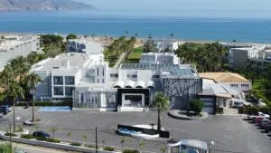 Delfina Tropic Beach - 埃皮斯科皮·罗希姆诺