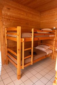 Villages vacances Les Chalets de Thegra proche de Rocamadour et Padirac : Chalet 2 Chambres