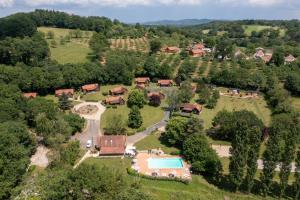 Villages vacances Les Chalets de Thegra proche de Rocamadour et Padirac : photos des chambres