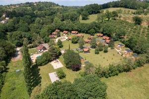 Villages vacances Les Chalets de Thegra proche de Rocamadour et Padirac : photos des chambres