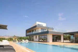 Aesthea 5-star Villa, 2Pools, Gym, Cinema, Sauna, By ThinkVilla - Prínos