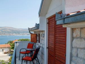 Sea View Apartment in Okrug Donji with Balcony