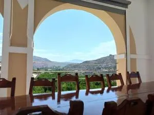 Cortijocueva con encanto natural - Instinción