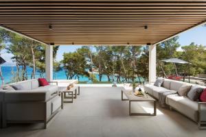 Vale Residence - exclusive & private property by the sea