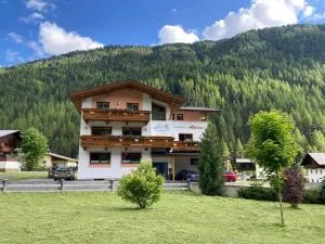 Haus Alpina & Landhaus Schöpf - Gries