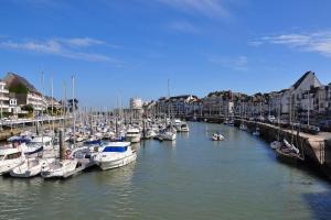 Appartements Les pieds dans le sable de la Plage Benoit - T2 : photos des chambres