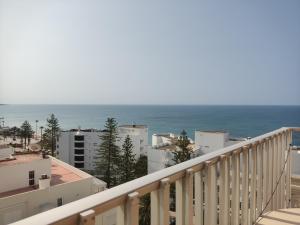 10B Invicta - Casas & Papéis