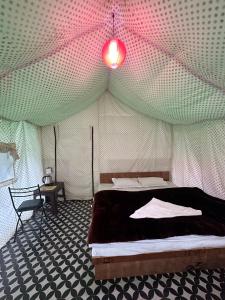 Crown Bliss - Riverside Luxury Paradise