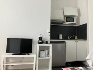 Les Capucins.Appartement élégant,Vue sur le jardin