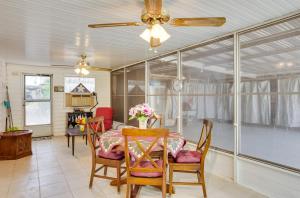 Quiet Country Getaway about 21 Mi to Lake Conroe!