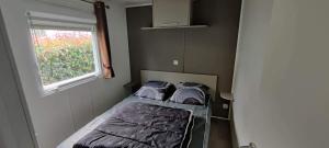 Complexes hoteliers Grand Mobil home 10 places avec 4 chambres SIBLU proche Ocean : photos des chambres