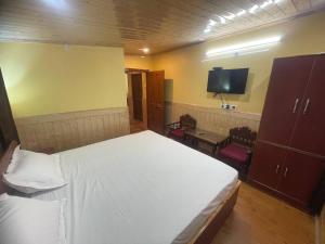 Silver Cedar BnB Sharma Niwas