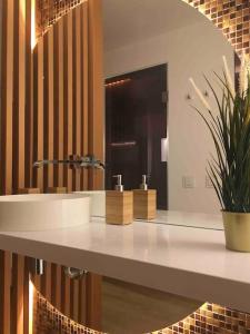 Great sea view apartment, near the beach, with AC and pools