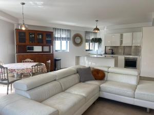 Cozy 2 bedroom Apartment near Seafront