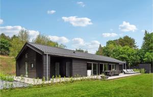 7 Bedroom Lovely Home In Ebeltoft
