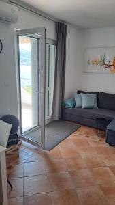 Pool apartment Adriana