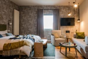 Design L room in Kloster Hornbach