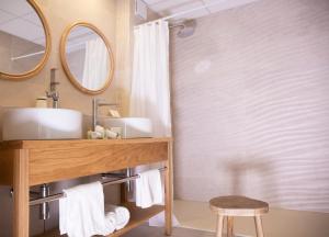 Hotels Les Bulles de Mer - Hotel & Spa sur la Plage : photos des chambres