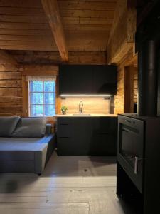 Black Work Levi Autti