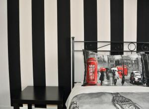 Nolo Black White & Coral