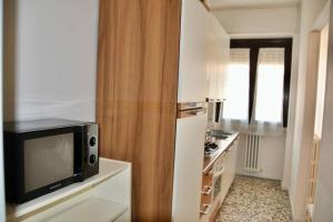 Nolo Black White & Coral