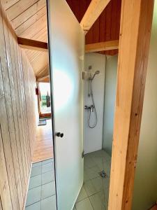 Lushna 10 Classic Suite at Lee Wick Farm Cottages & Glamping