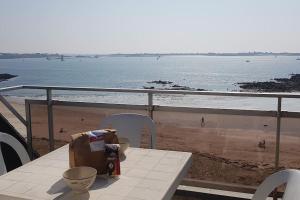 Appartements REF 266 LARMOR-PLAGE type T2 vue mer avec terrasse : photos des chambres