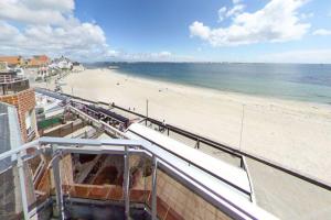 Appartements REF 266 LARMOR-PLAGE type T2 vue mer avec terrasse : photos des chambres