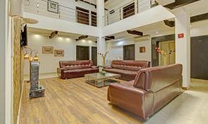 Blue Moon Residency Hotel & Restaurant