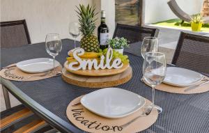 Gorgeous Home In Porec With Wifi