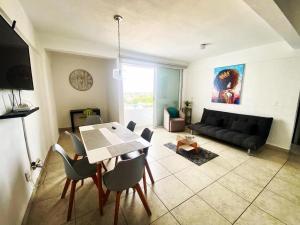 Exclusive building 6 people 3 cable televisions 3 swimming pools balcony,