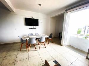 Exclusive building 6 people 3 cable televisions 3 swimming pools balcony,