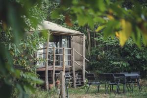 Maisons de vacances Belle et grande yourte dans une ferme en permaculture : photos des chambres