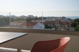 Sky-High Central Penthouse w. Stunning Views - 03