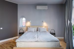 Romantic and spacious apartment in Riga Old Town