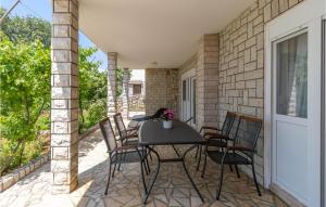 Lovely Apartment In Dramalj