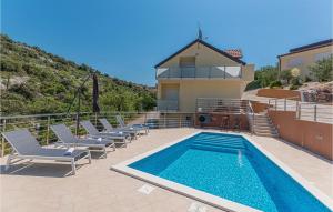 5 Bedroom Stunning Home In Zatoglav