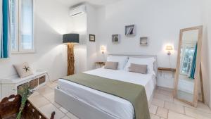 VILLA SOLELUNA 7&1, Emma Villas