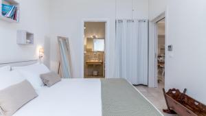 VILLA SOLELUNA 7&1, Emma Villas