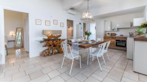 VILLA SOLELUNA 7&1, Emma Villas