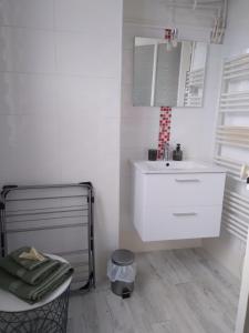 Appartements Studio plein centre Chalon-sur-Saone, place de Beaune : photos des chambres