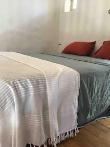 Appartements Uzes proche,charmant pied a terre avec terrasse : photos des chambres